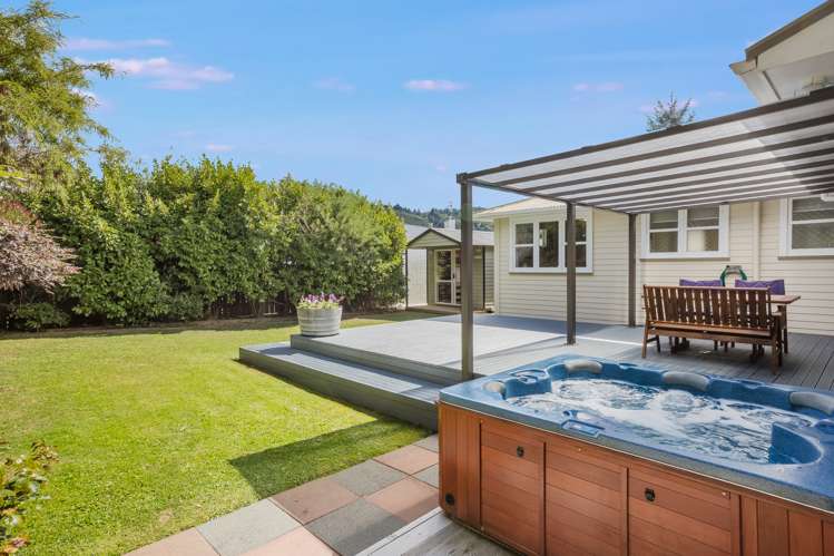 21 Burns Grove Trentham_17