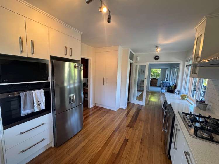 25 Arama Avenue Titirangi_2