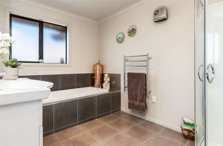 24 Algarve Close Blenheim Central_12