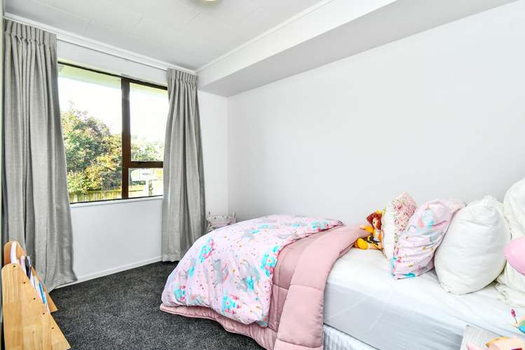 6 Leaming Place Clarks Beach_14