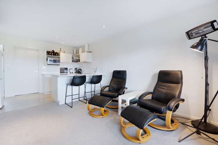 E4/71 Spencer Road Oteha_6