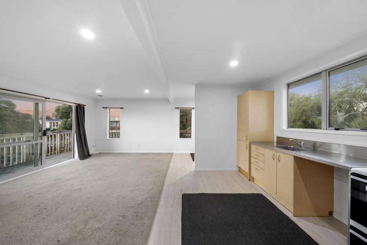 32 Strid Road Te Atatu South_8