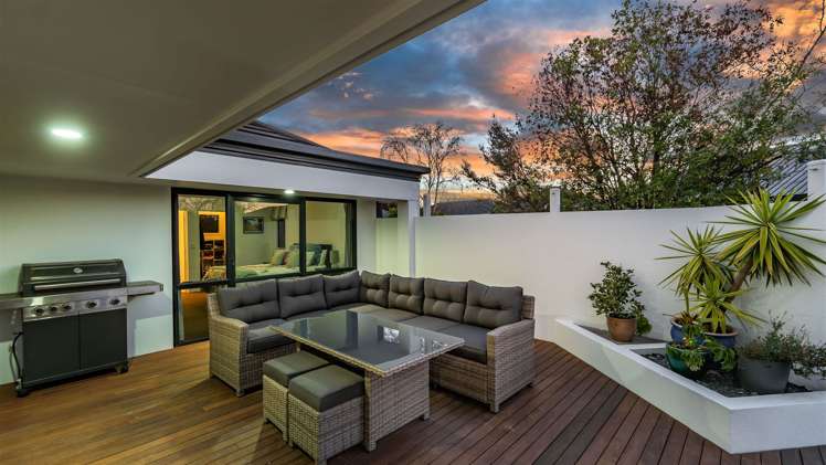 9 Travis Country Drive Burwood_27