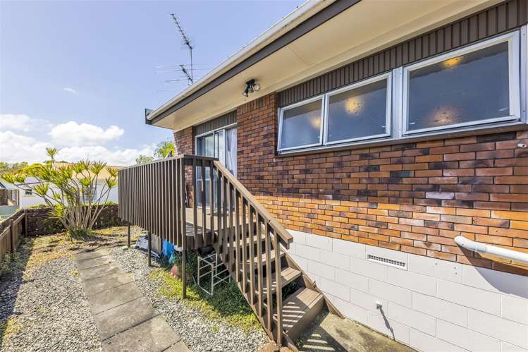 1/11 Queen Street Papakura_4