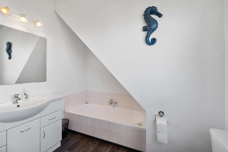 38 Barnhill Crescent Pahurehure_11