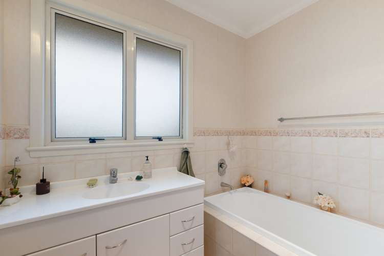 2 Acklam Avenue Otumoetai_17