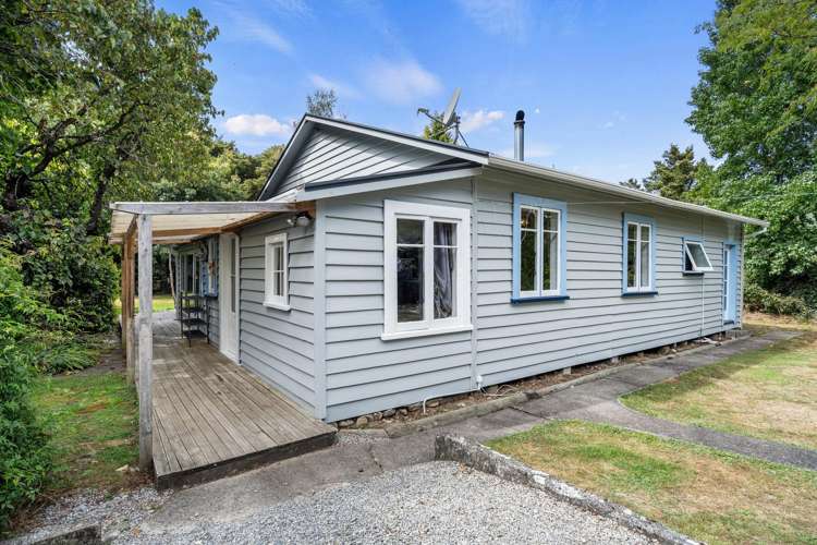 8 Foxhill Cemetery Road Wakefield_9