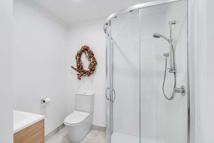 1/6 Walsh Street Forest Lake_12