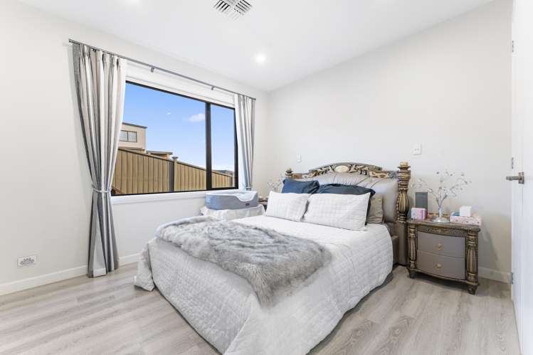 13 Michael Richard Place East Tamaki Heights_11