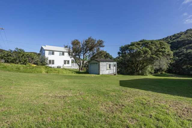 116 Garden Road Piha_4