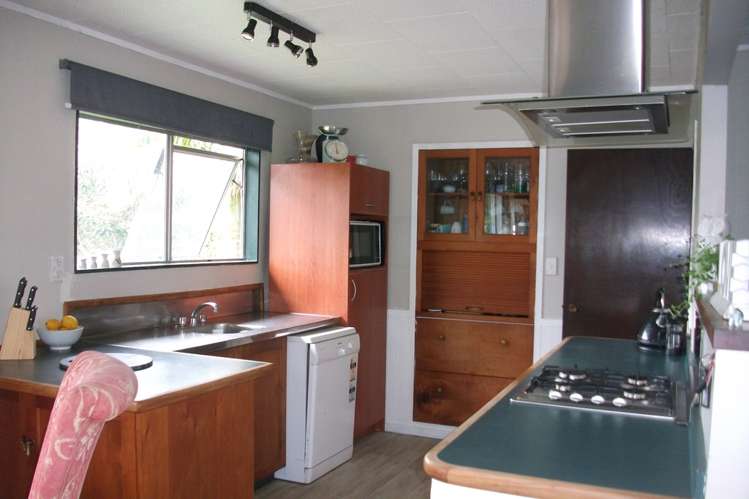 24 Doctors Hill Road Maungaturoto_4