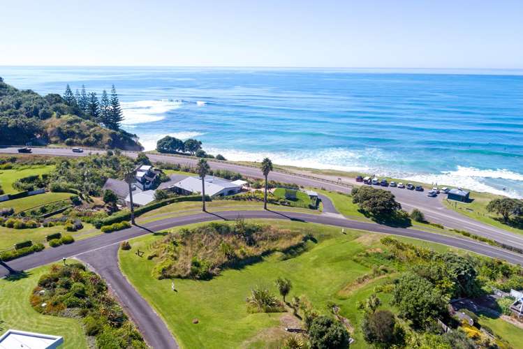 Lot 2 DP 568079, Sirrah Street Okitu_4