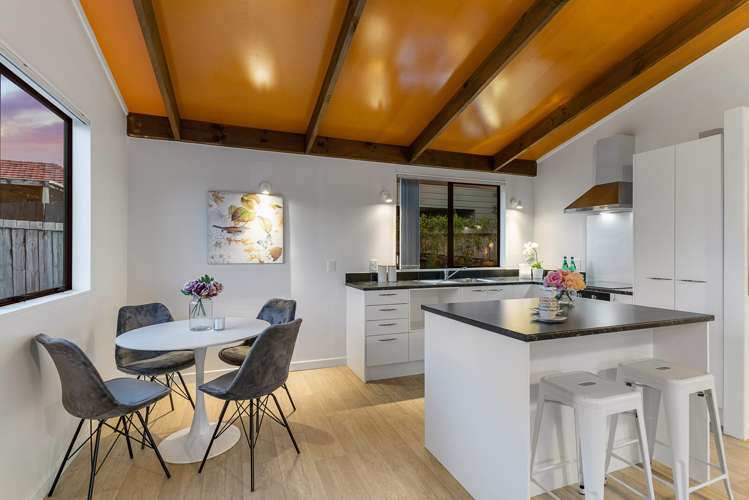 2/121 Matipo Road Te Atatu Peninsula_10