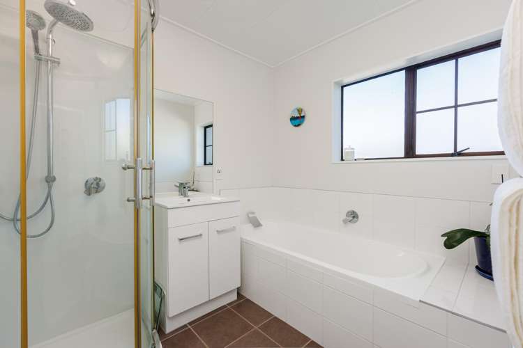 54b Polkinghorne Drive Manly_20
