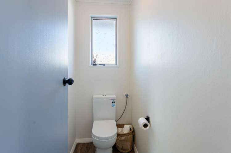 103 Main Highway Otaki_16