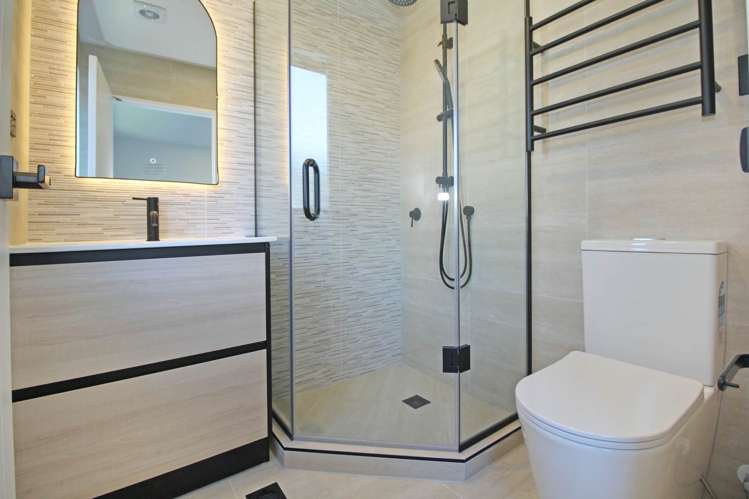 5/6 Broadview Place Howick_6