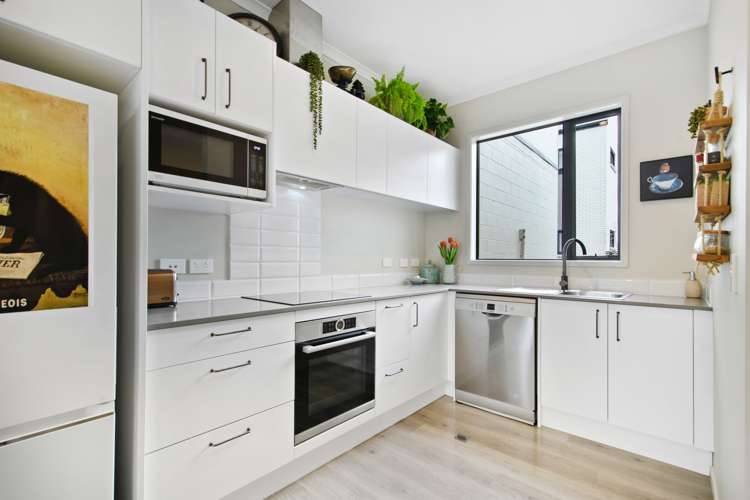 7 Glidepath Road Hobsonville_7