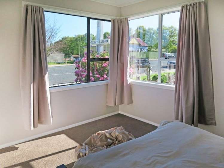 23 Main Road Owaka_6