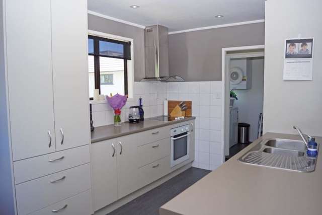 2/8 Dalmatia Place Henderson_3