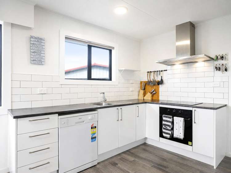 16 Joanne Crescent Pukehangi_2