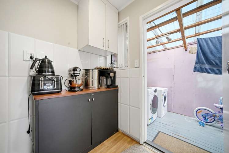2 Arodella Crescent Ranui_17