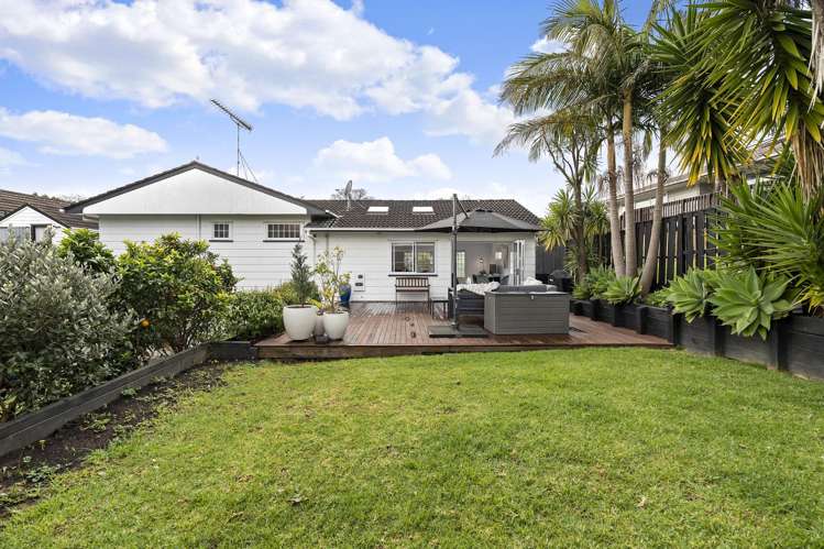 16 Pickwick Parade Mellons Bay_26