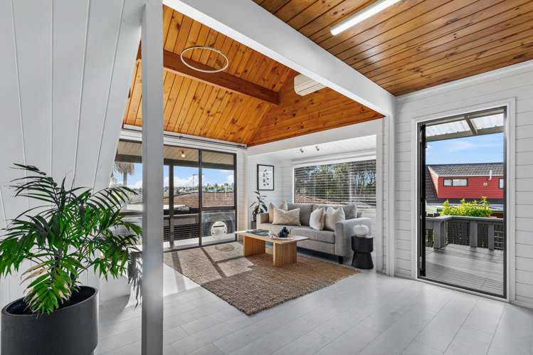 2/7 Fernbird Place Massey_5