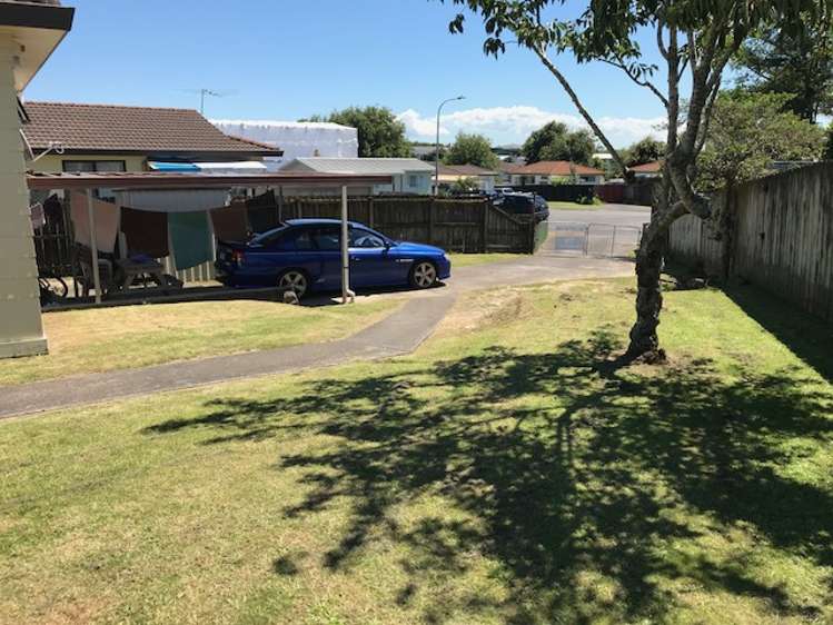 1/10 Ebenezer Way Clendon Park_9