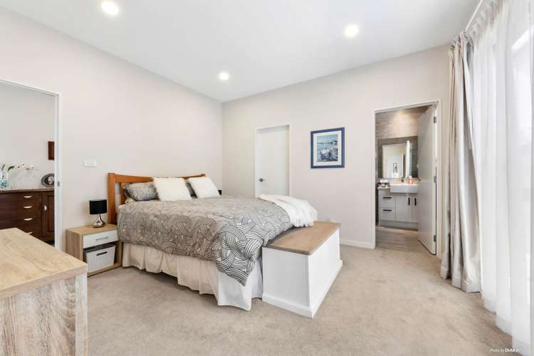 6 Thomas Rielly Avenue Hobsonville_9