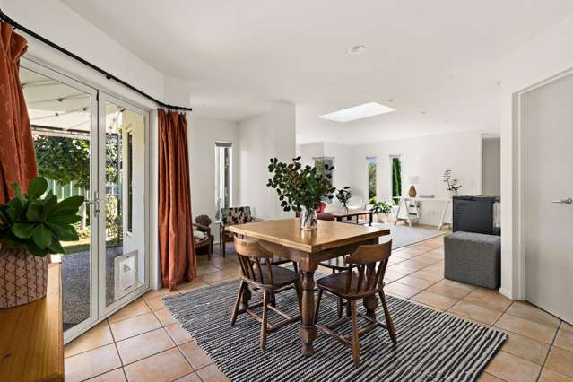 2 Queens Walk Taradale_3