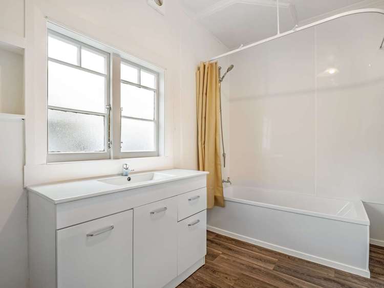 42 Seddon Street Aramoho_13