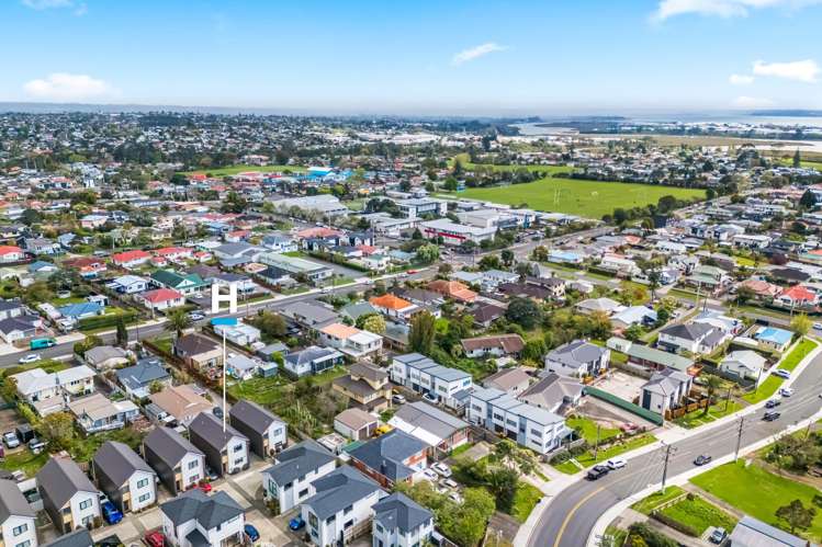 14b Kelwyn Road Kelston_22