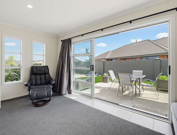 9 Majestic Way Kelvin Grove_23