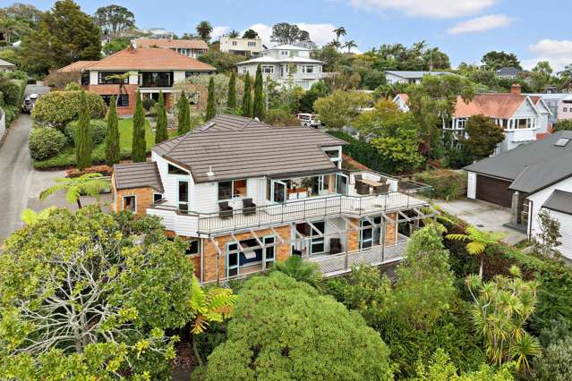 Elevated Family Home - Double Grammar