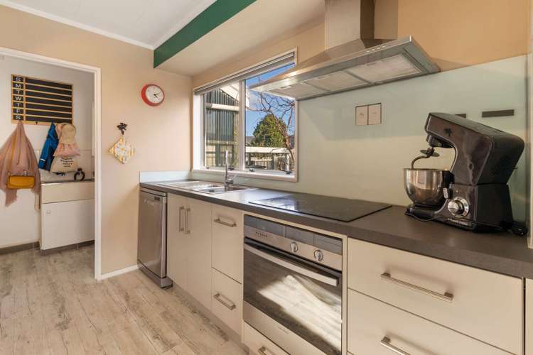 9 Bronte Place Owhata_2