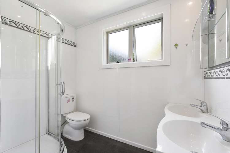 7 Pine Tree Lane Korokoro_16