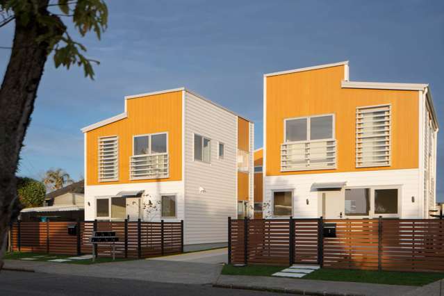 8/9 Coral Crescent Panmure_1