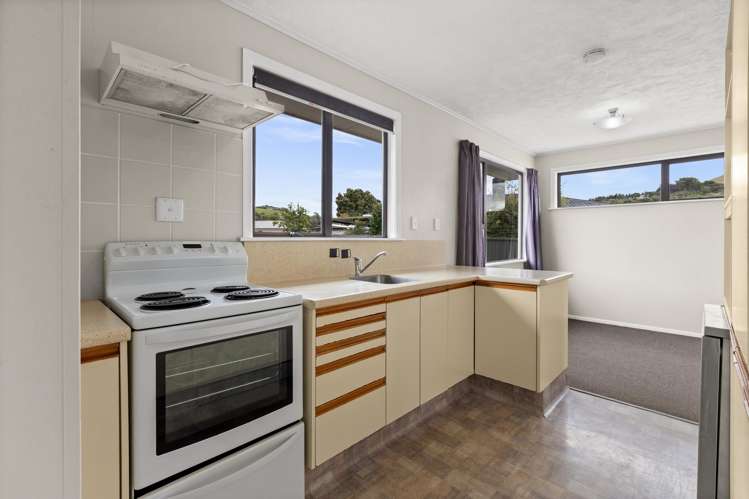 5 Warwick Crescent Taradale_4