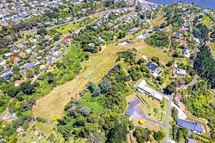 36 Shakespeare Road Bastia Hill_31