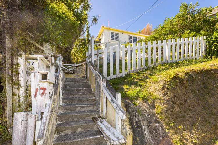 17 Beacon Hill Road Strathmore Park_23