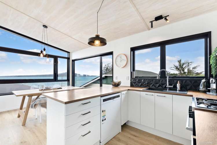 2/7 Old Lake Road Narrow Neck_6