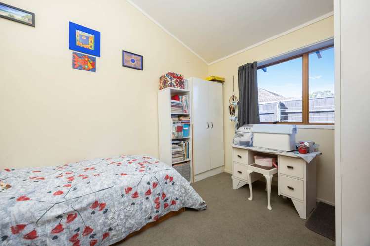 2/135 Parrs Cross Road Glen Eden_10