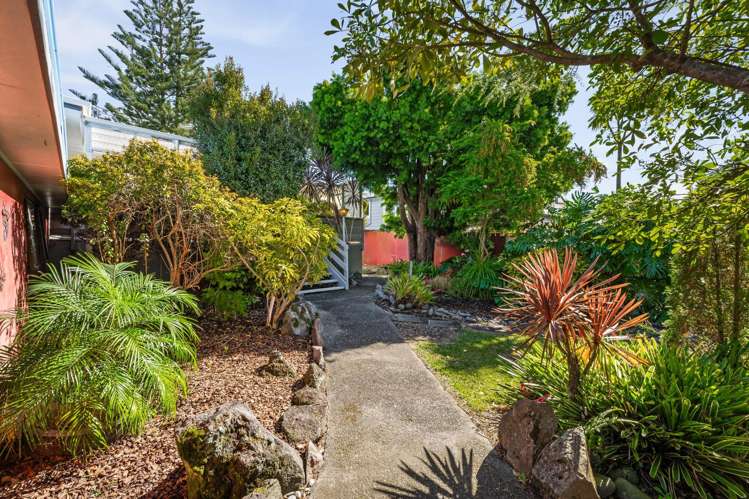 25 Lowtherhurst Road Massey_24