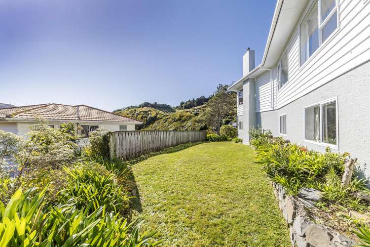 64 Collins Avenue Tawa_26