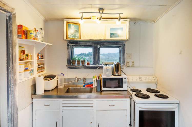 23 Marine Parade South_3