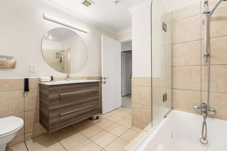 111/136 Marine Parade Mt Maunganui_10