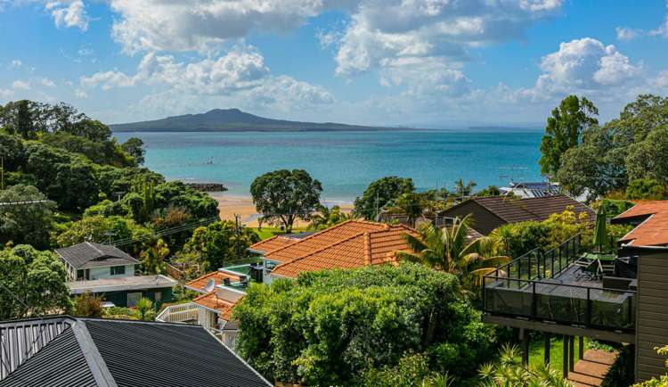 2/72 Beach Road Castor Bay_22