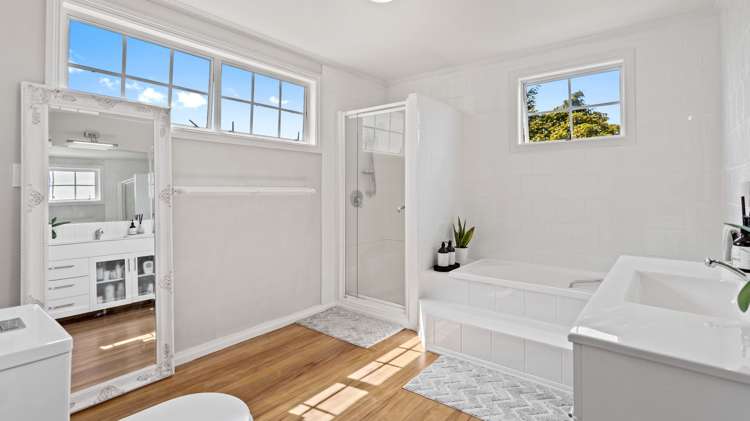 20 Sunset Street Hilltop_16