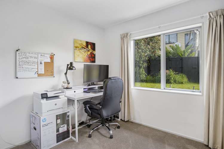 32a Bodi Place Te Atatu South_17