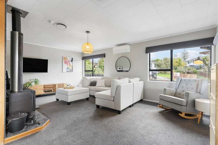 12 Landsdale Place Massey_5